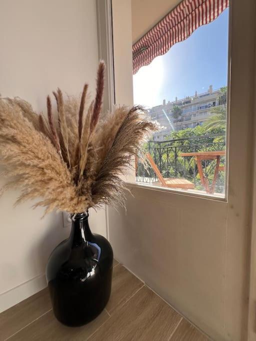 Magnifique T2 Proche Mer Et Ville Refait A Neuf Avec Terrasse Menton Exterior photo
