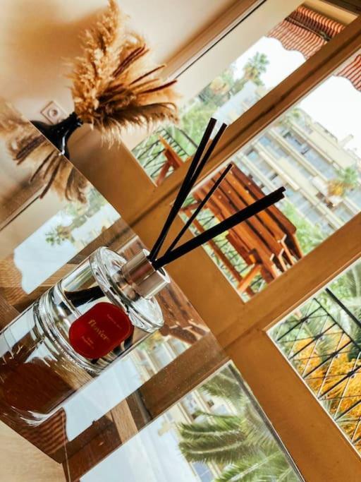 Magnifique T2 Proche Mer Et Ville Refait A Neuf Avec Terrasse Menton Exterior photo