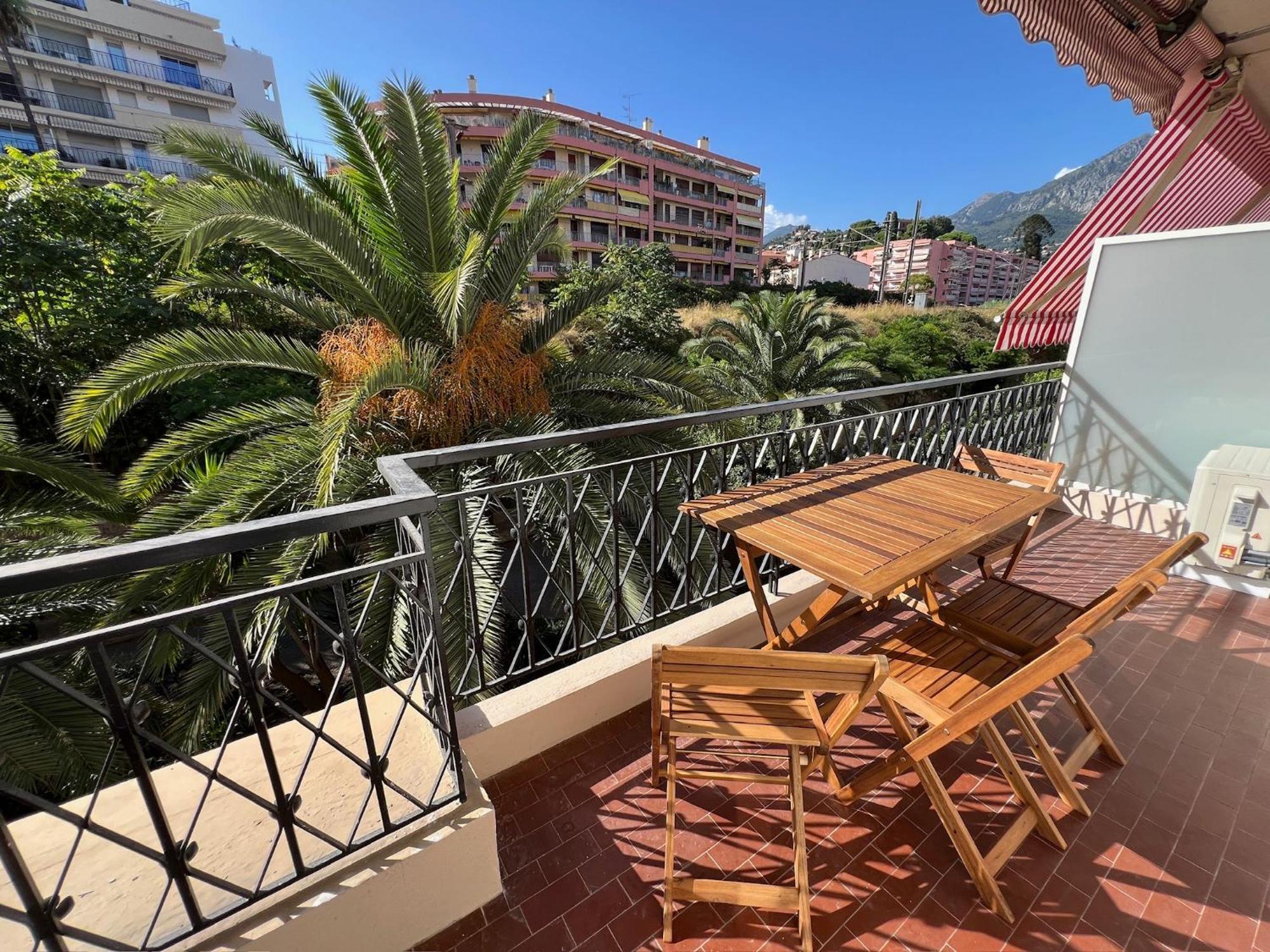 Magnifique T2 Proche Mer Et Ville Refait A Neuf Avec Terrasse Menton Exterior photo