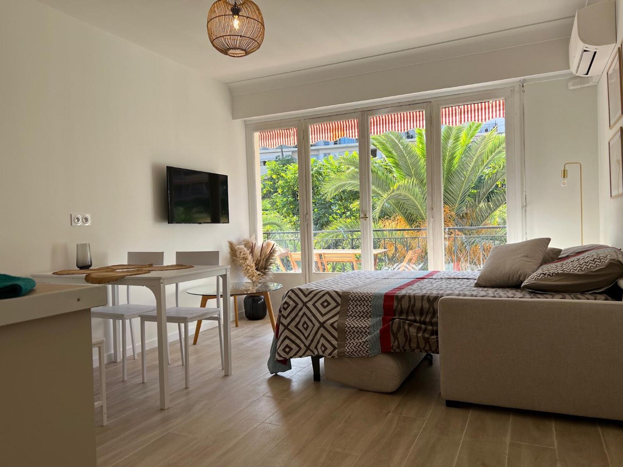 Magnifique T2 Proche Mer Et Ville Refait A Neuf Avec Terrasse Menton Exterior photo