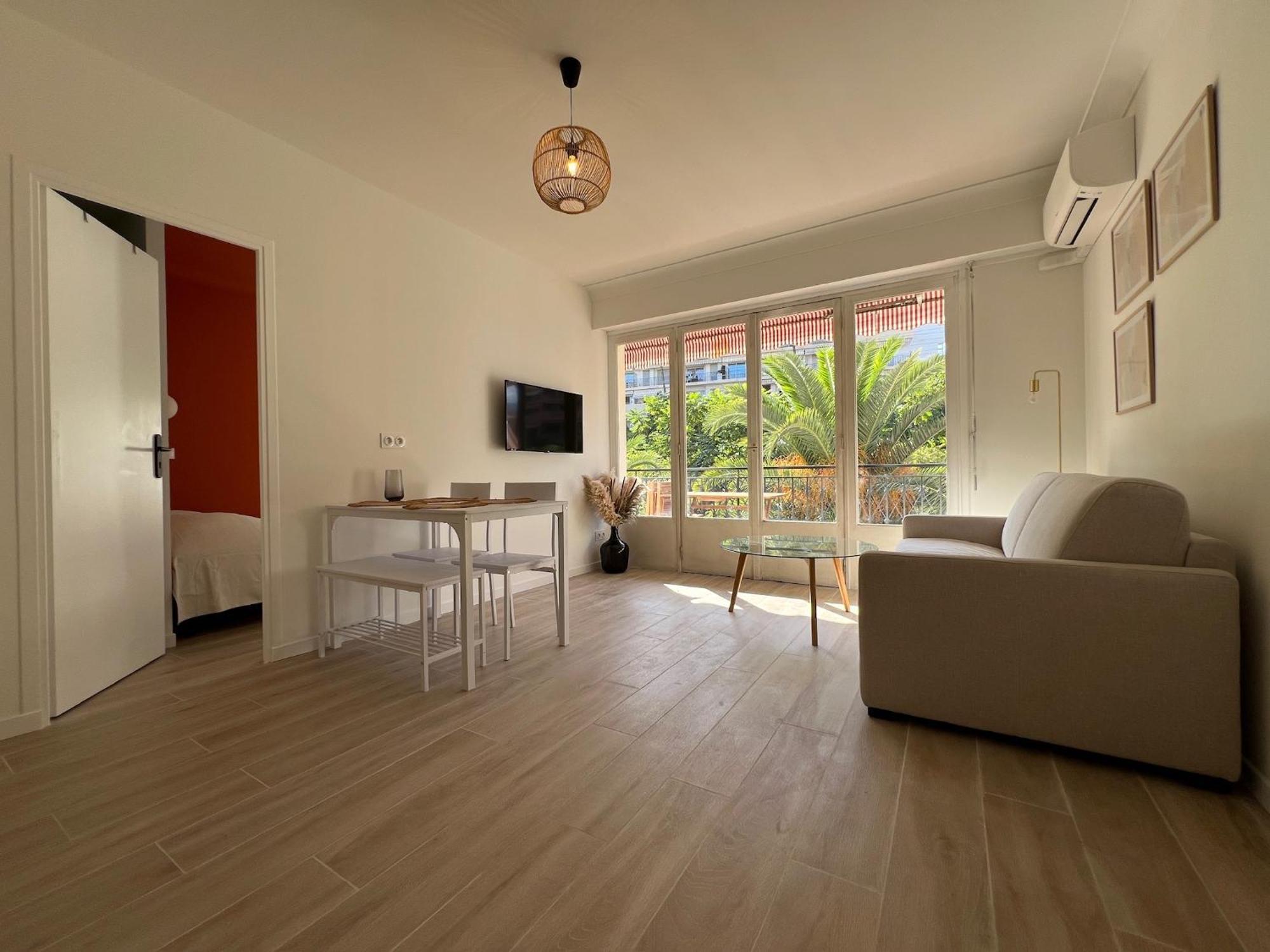 Magnifique T2 Proche Mer Et Ville Refait A Neuf Avec Terrasse Menton Exterior photo